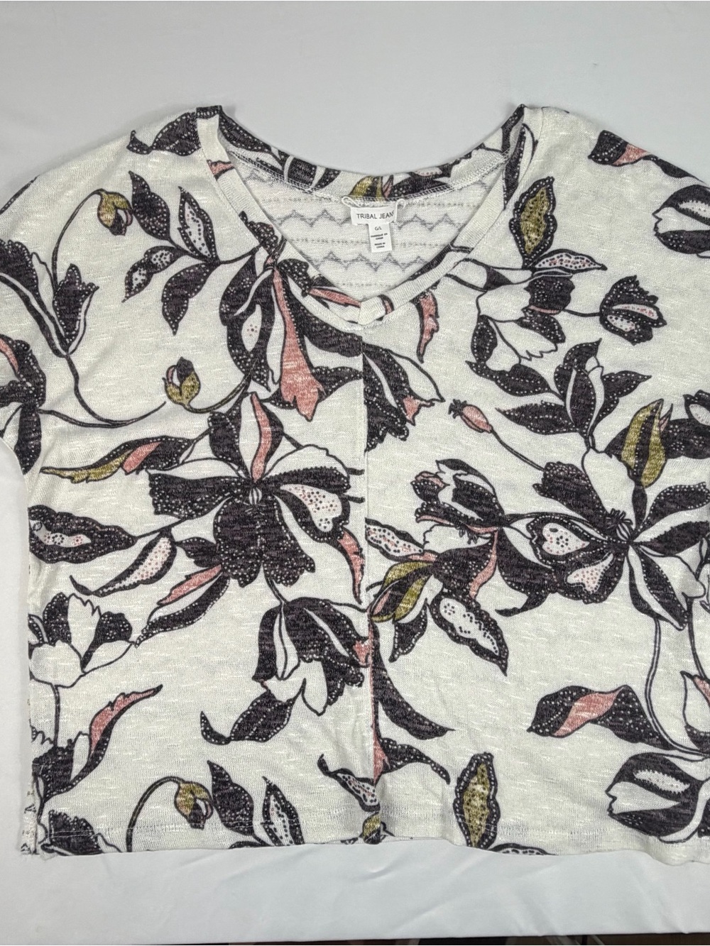 NWT Tribal Jeans White Floral Short Sleeve Top with Pink & Olive Accents